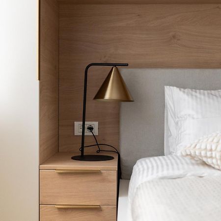 Studio 8 I One Bedroom Apartment I Airport I Therme Otopeni Exteriör bild
