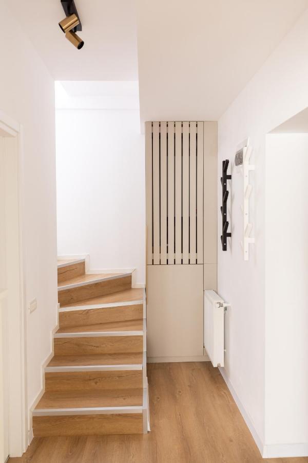 Studio 8 I One Bedroom Apartment I Airport I Therme Otopeni Exteriör bild