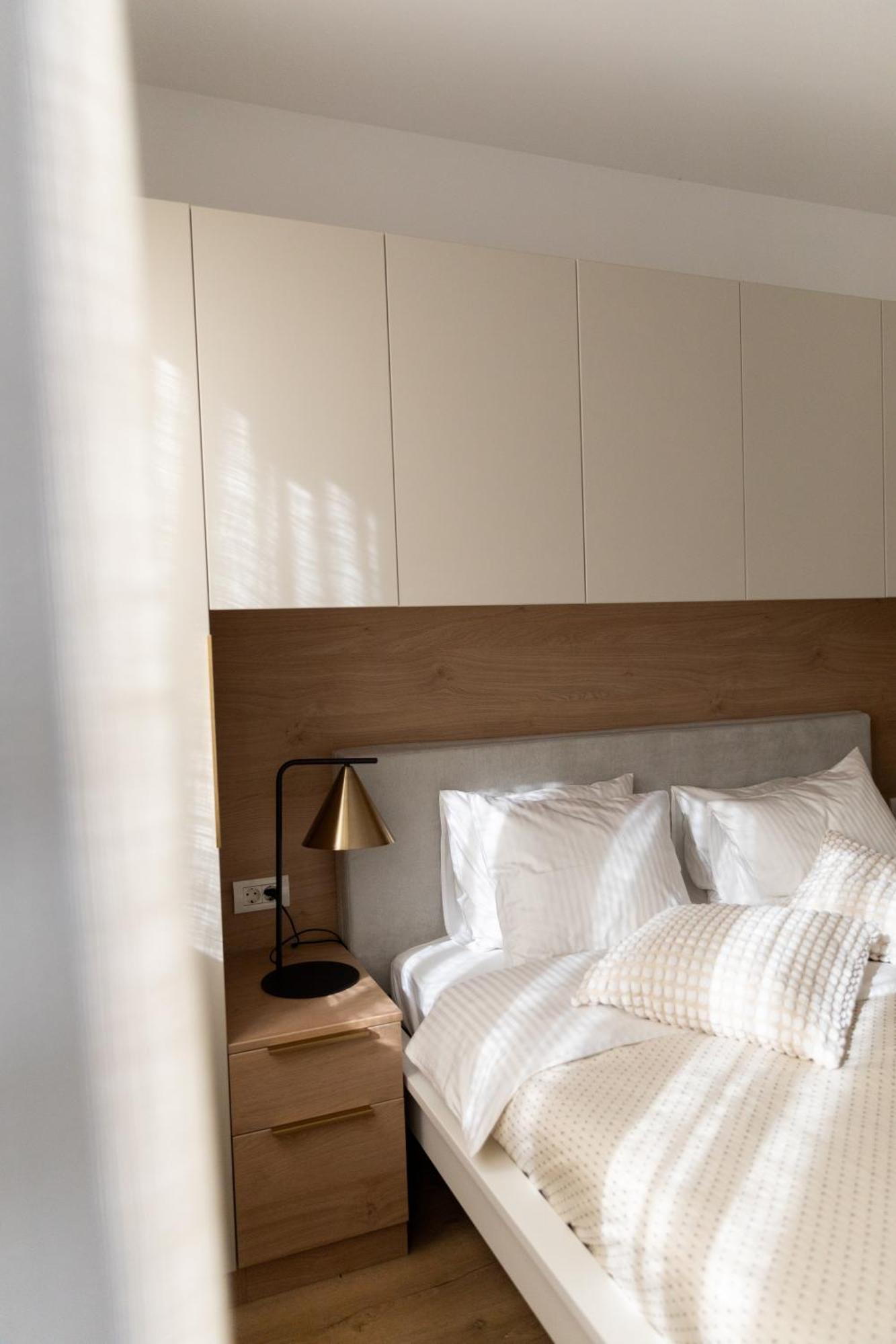 Studio 8 I One Bedroom Apartment I Airport I Therme Otopeni Exteriör bild